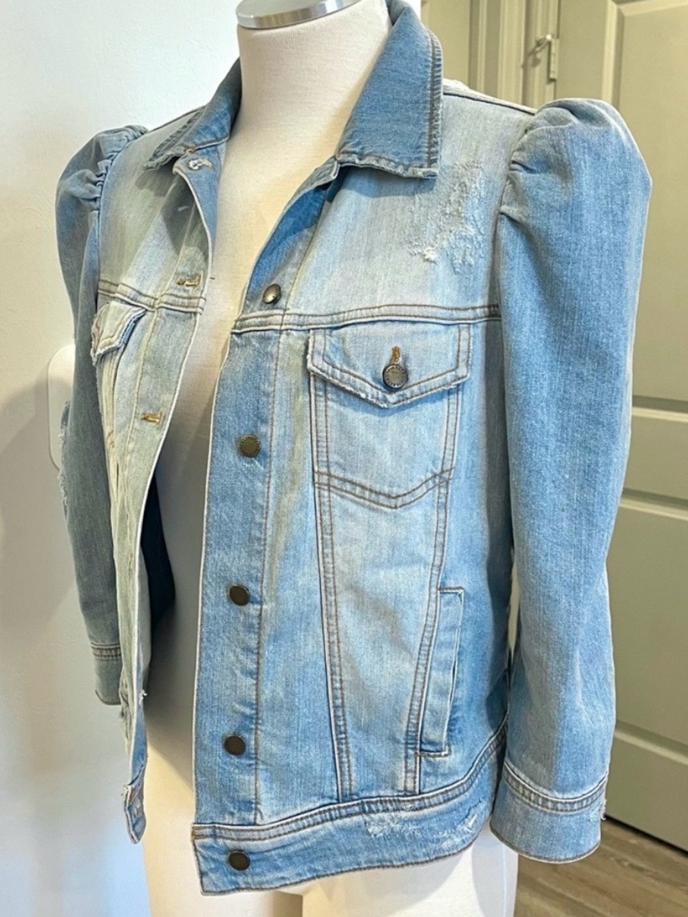 Retrofête Ada Denim Puff Shoulder Jean Jacket | Light Blue Stone | Size S | NWOT - Picture 7 of 12